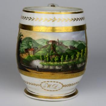 BIEDERMEIEROVÝ KORBEL BIEDERMEIEROVÝ KORBEL
