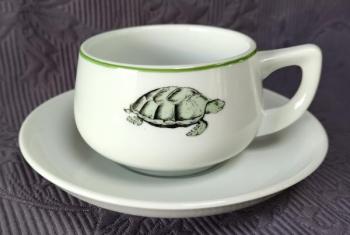 Šálek s podšálkem, motiv želvy, zn. Bauscher Šálek s podšálkem, motiv želvy, zn. Bauscher