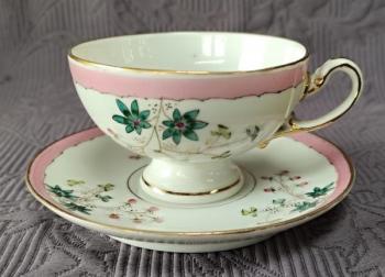 Šálek s podšálkem, květin. motiv Šálek s podšálkem, květin. motiv