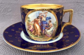 Šálek s podšálkem Karlsbad, zn. Victoria (3)  Šálek s podšálkem Karlsbad, zn. Victoria (3)